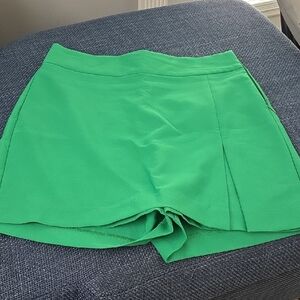 Love Tree Vibrant Green Women's Skorts